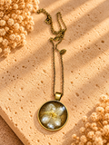 🌸Trésor Éphémère Mystery Cat |Collier esprit florale vintage nacrée