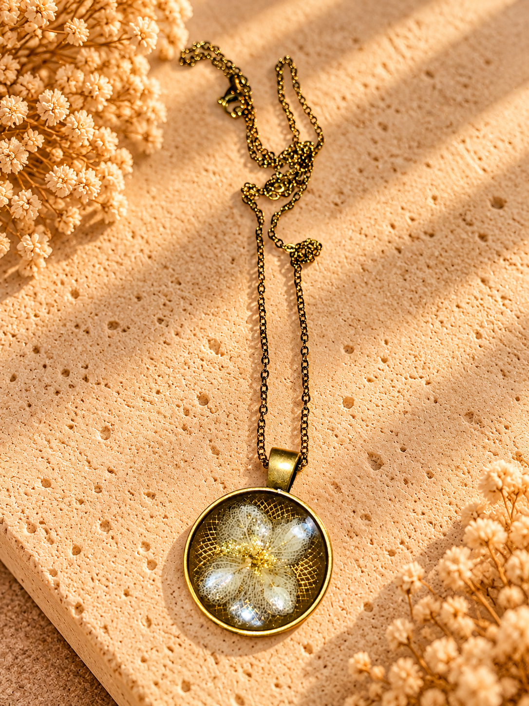 🌸Trésor Éphémère Mystery Cat |Collier esprit florale vintage nacrée